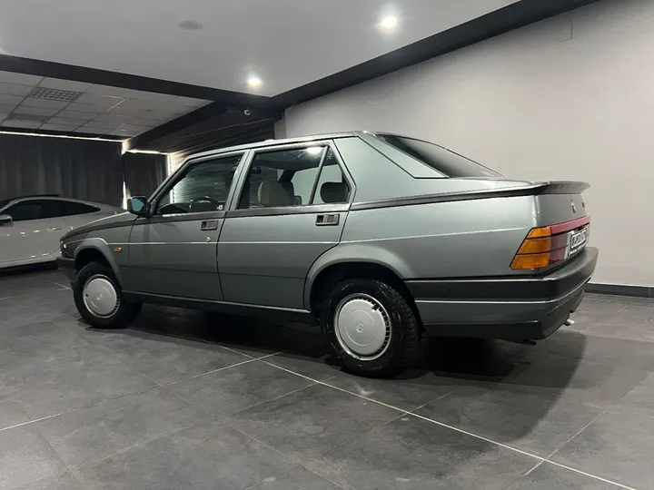 Alfa Romeo 75