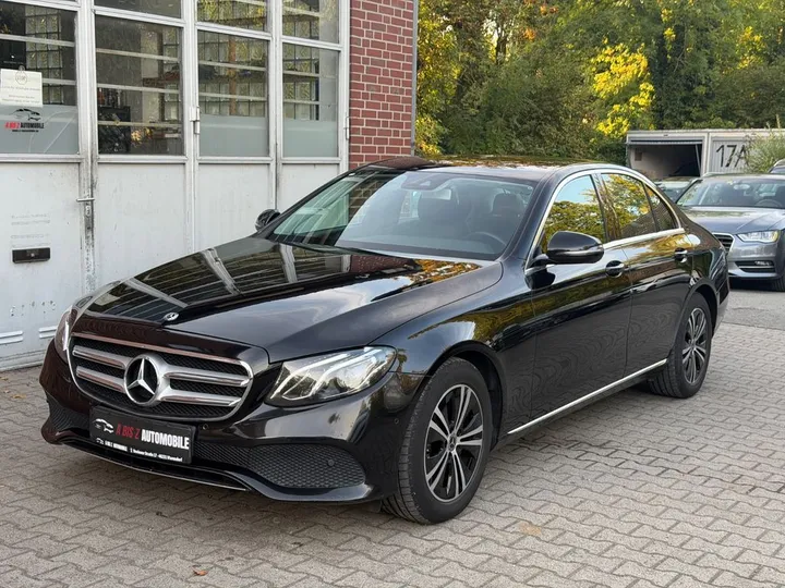Mercedes-Benz E 220