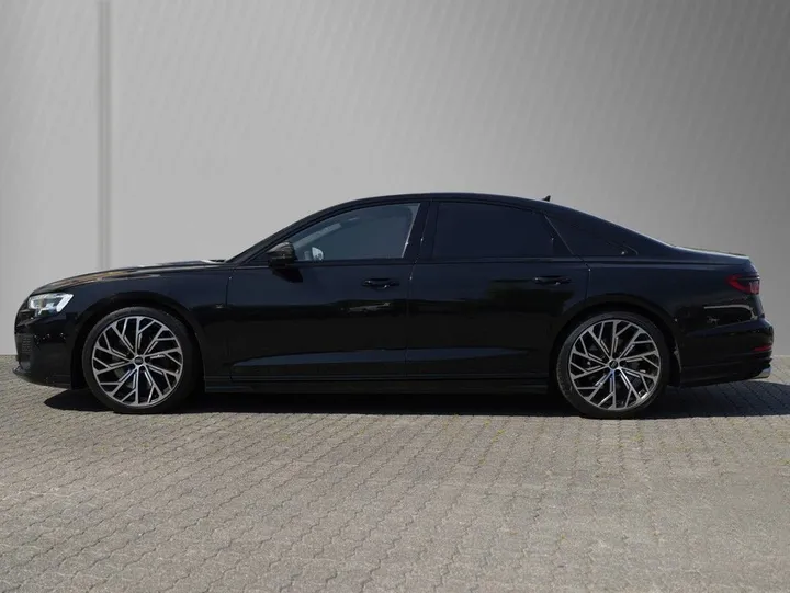 Audi S8
