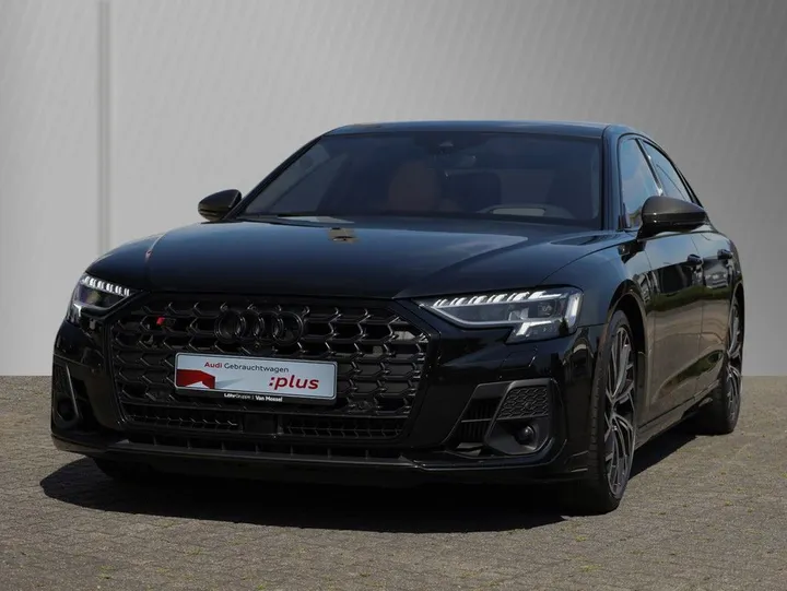 Audi S8