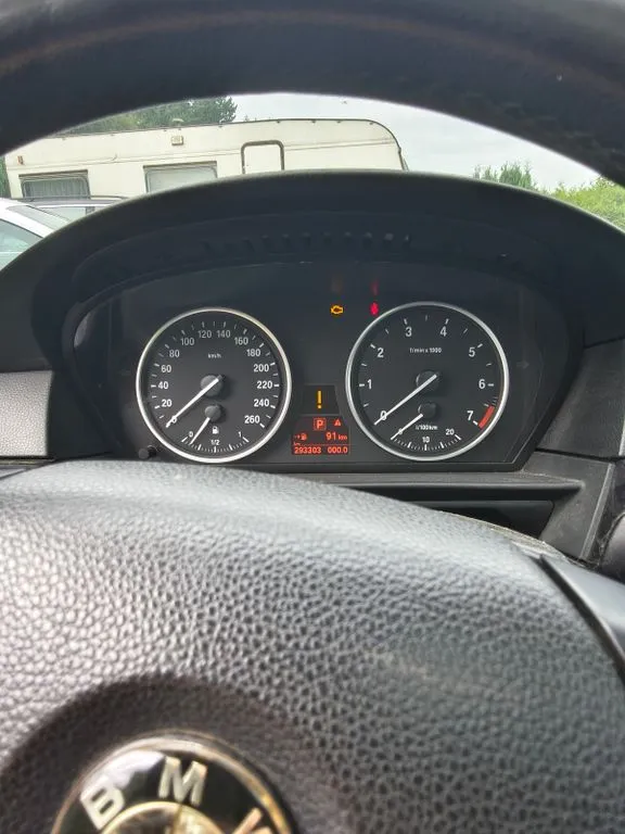 BMW 523