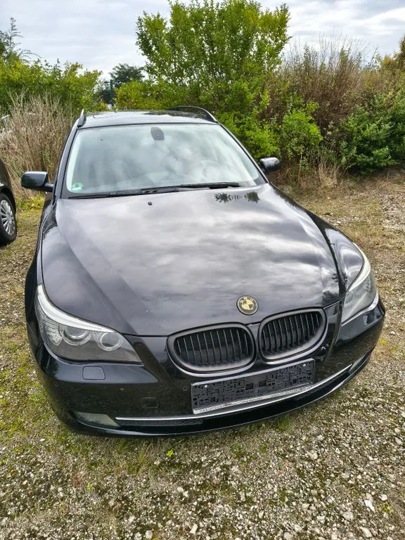 BMW 523