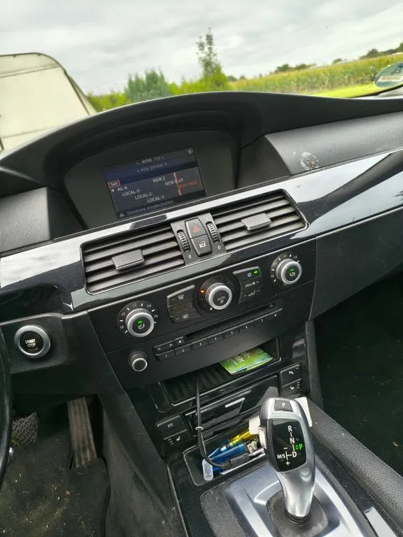 BMW 523