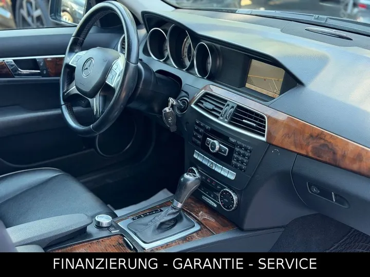 Mercedes-Benz C 220