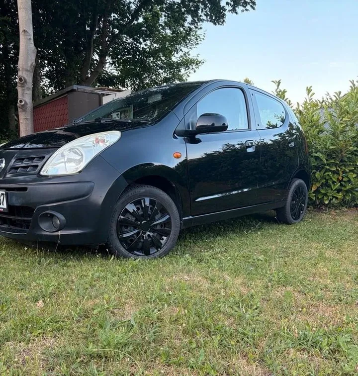 Nissan Pixo