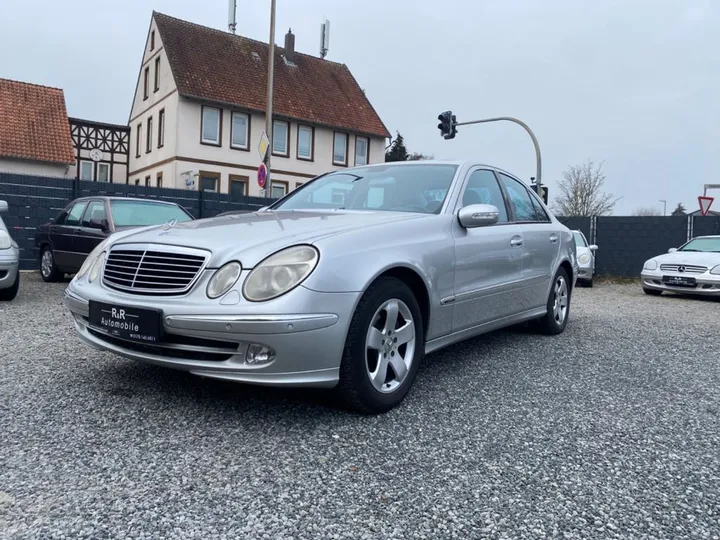 Mercedes-Benz E 240