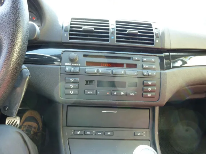 BMW 323