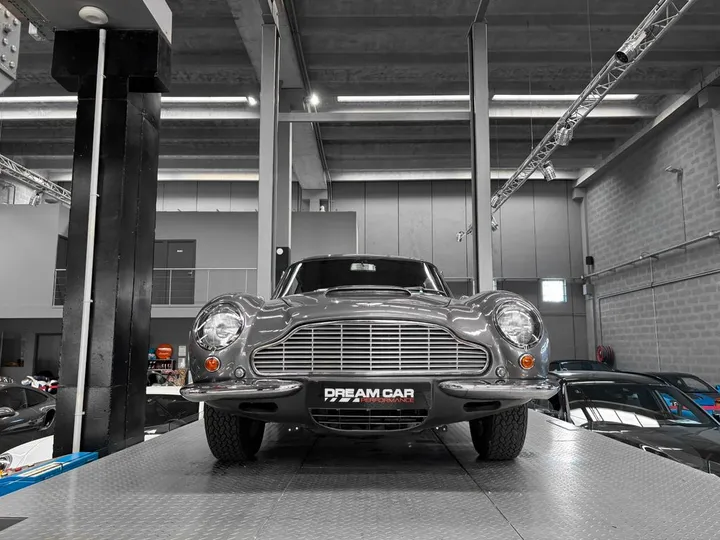 Aston Martin DB