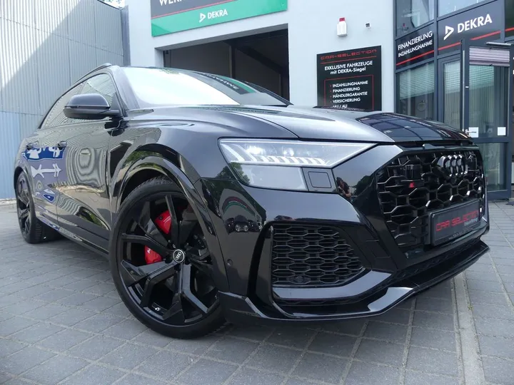 Audi RSQ8