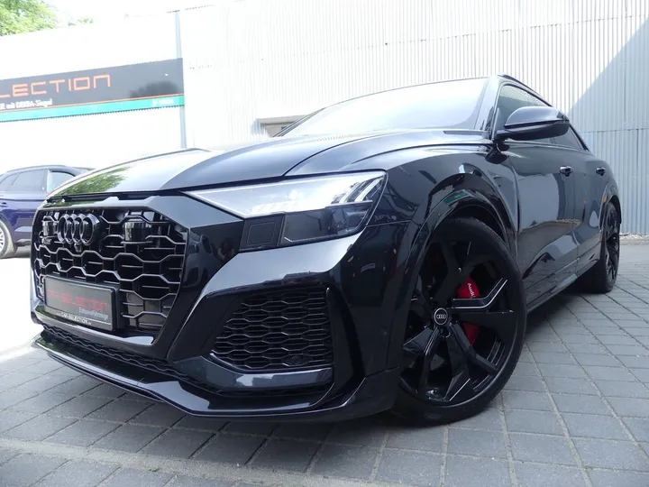 Audi RSQ8