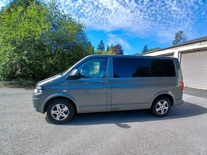 Volkswagen T5 Caravelle