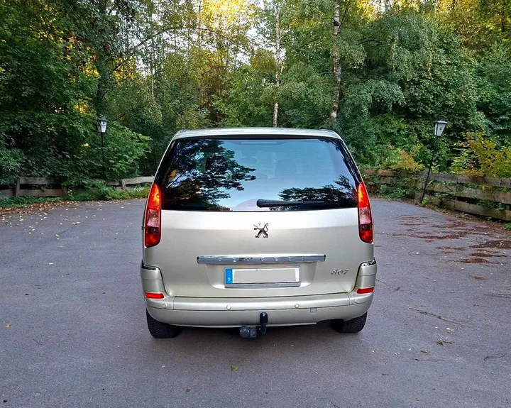 Peugeot 807
