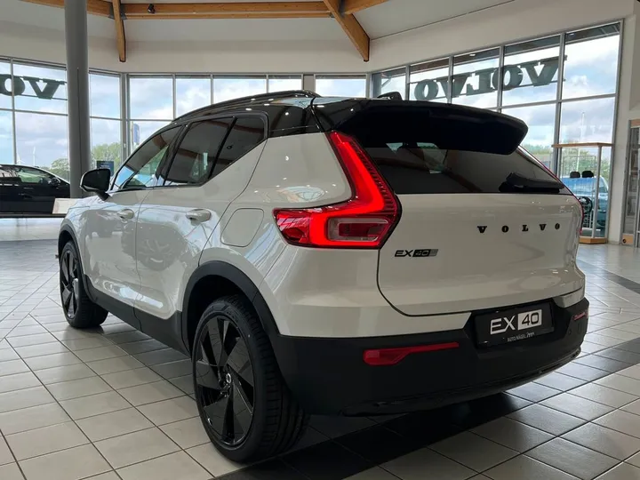 Volvo EX40