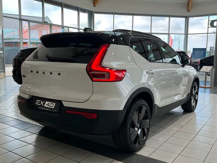 Volvo EX40