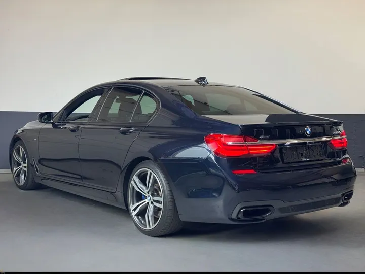BMW 740