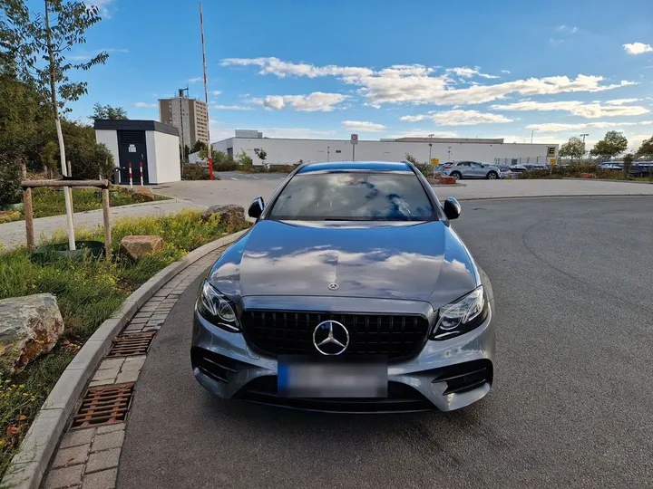 Mercedes-Benz E 300