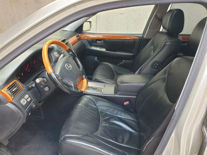 Lexus LS 430