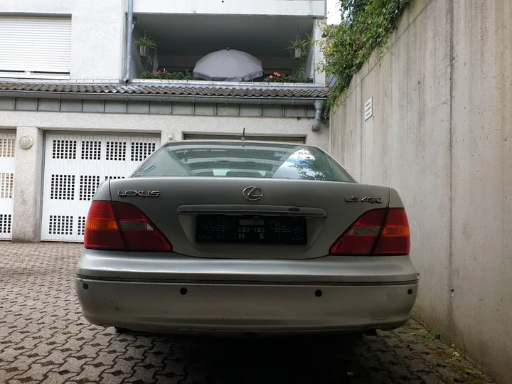 Lexus LS 430