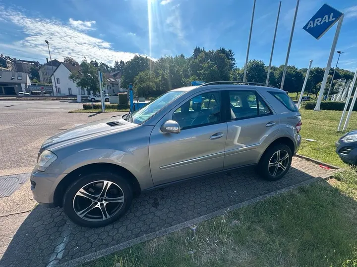 Mercedes-Benz ML 320