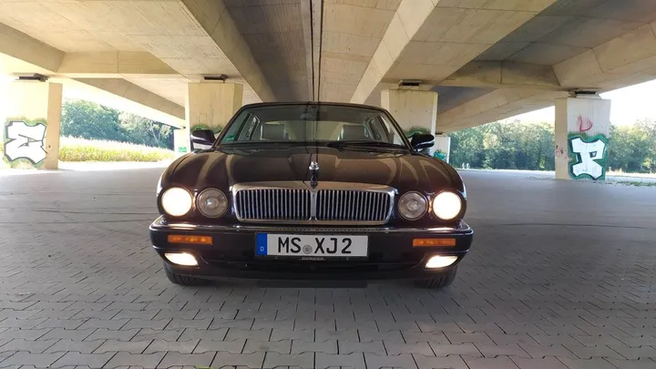 Jaguar XJ6