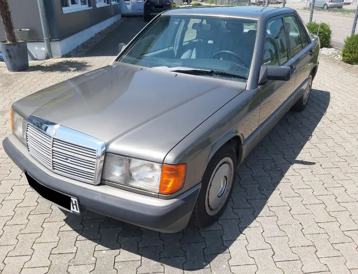 Mercedes-Benz 190
