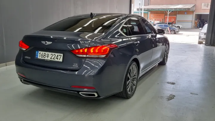 Hyundai Genesis
