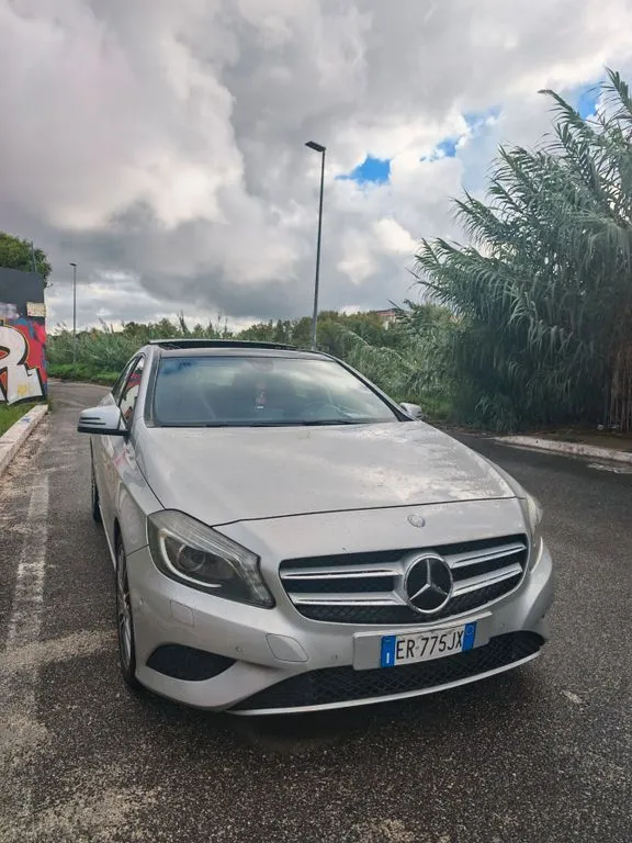 Mercedes-Benz A 220