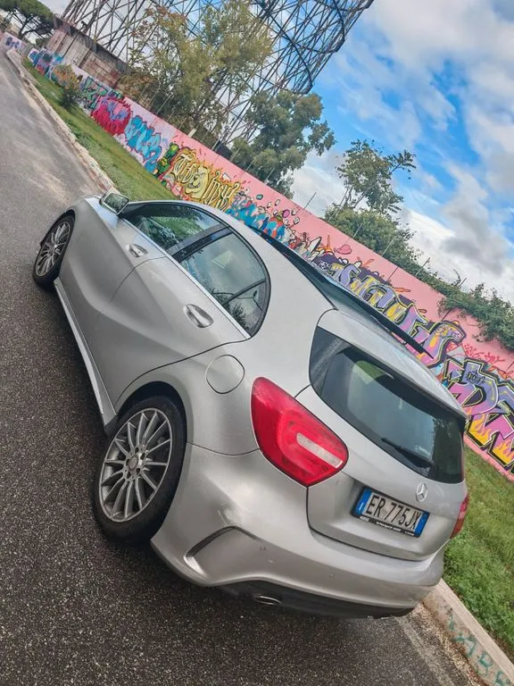 Mercedes-Benz A 220