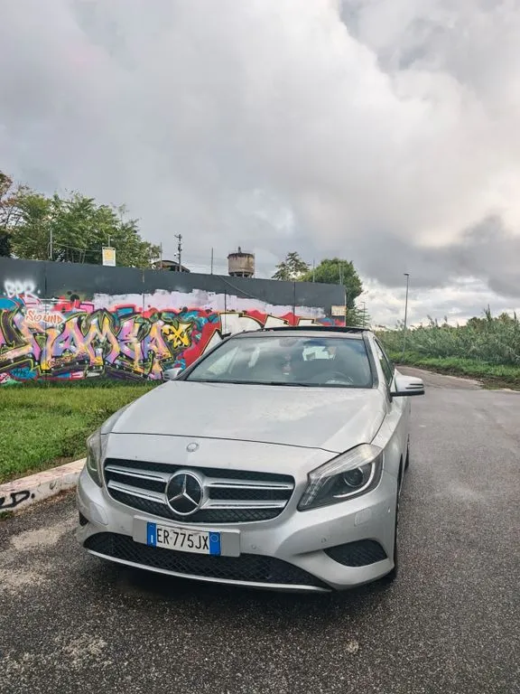 Mercedes-Benz A 220