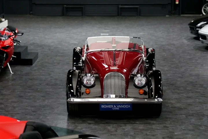 Morgan Plus 8