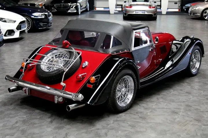 Morgan Plus 8