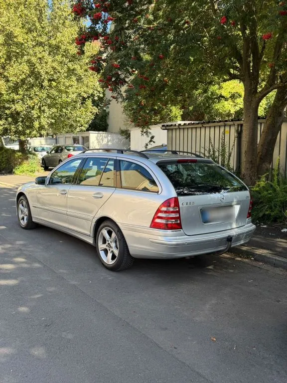 Mercedes-Benz C 220