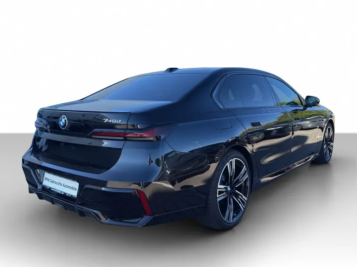 BMW 740