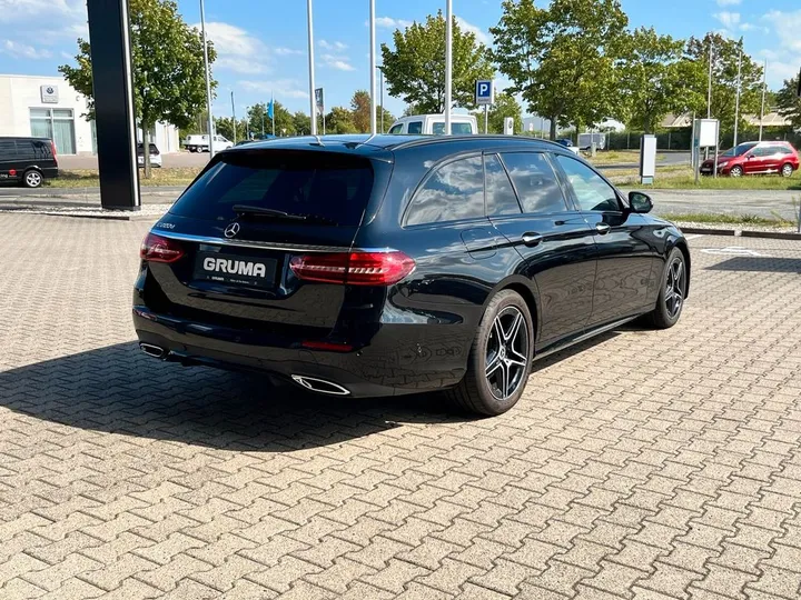 Mercedes-Benz E 220