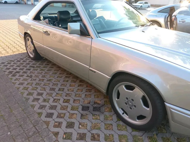 Mercedes-Benz 300