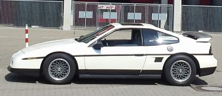 Pontiac Fiero