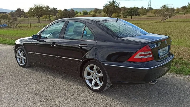 Mercedes-Benz C 240