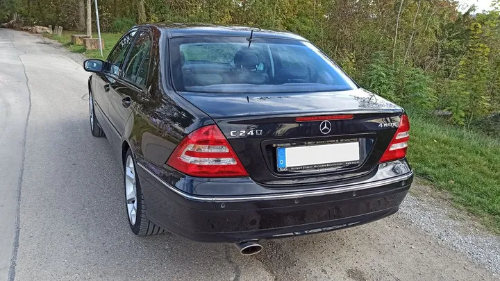 Mercedes-Benz C 240