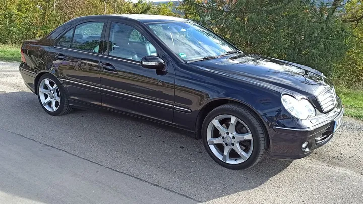Mercedes-Benz C 240