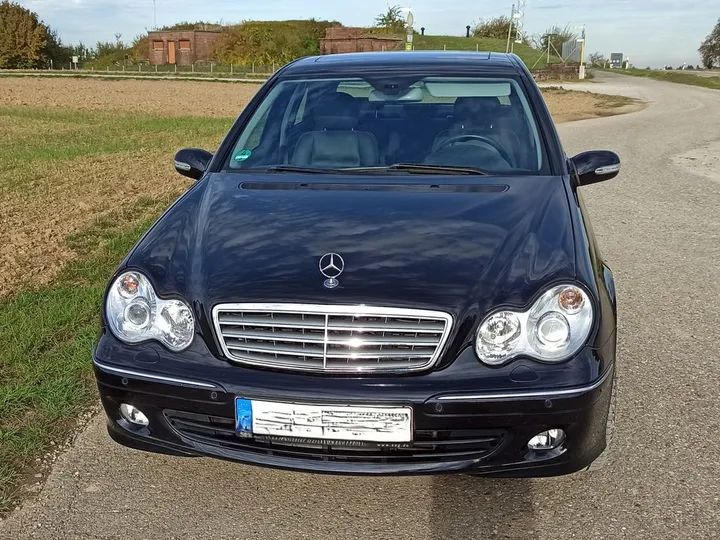 Mercedes-Benz C 240