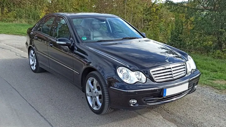 Mercedes-Benz C 240
