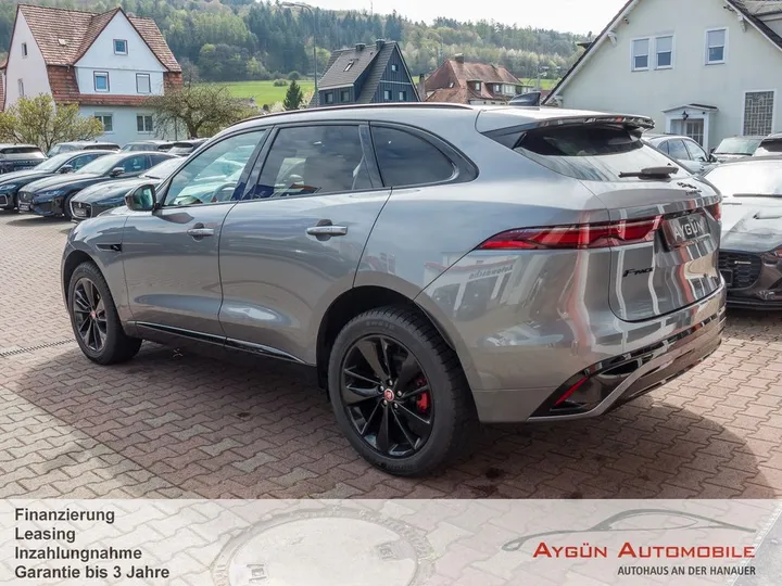 Jaguar F-Pace