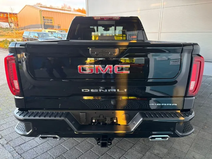 GMC Sierra