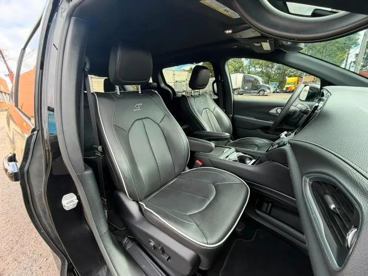 Chrysler Pacifica