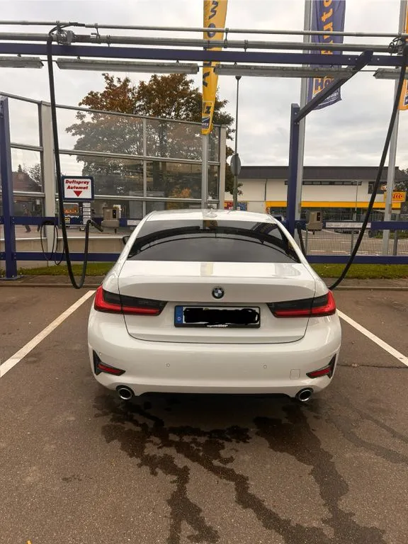 BMW 330