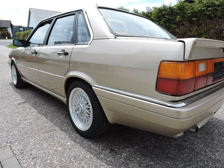 Audi 90