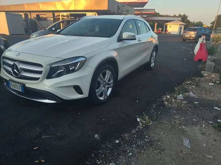 Mercedes-Benz GLA 180