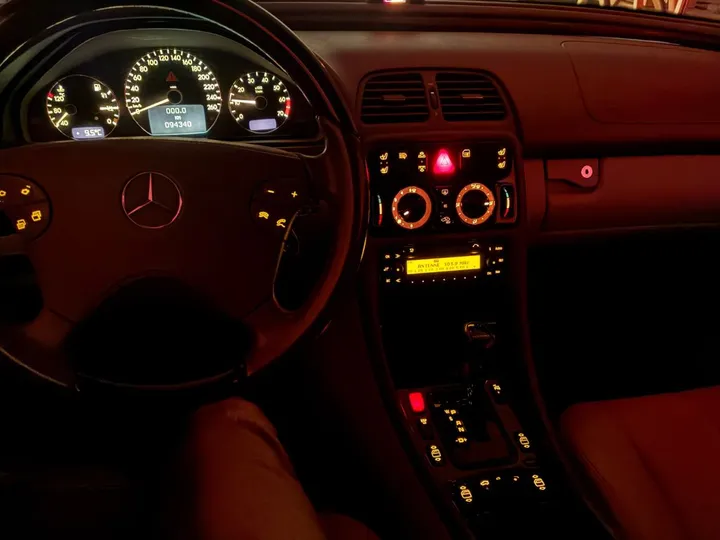 Mercedes-Benz CLK 230