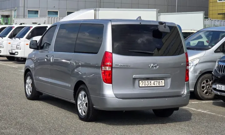 Hyundai Starex