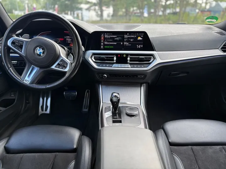 BMW 330